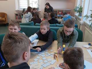 Obraz przedstawiający LEKCJA BIBLIOTECZNA